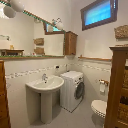 Apartment Indipendente Con Giardino Fralu